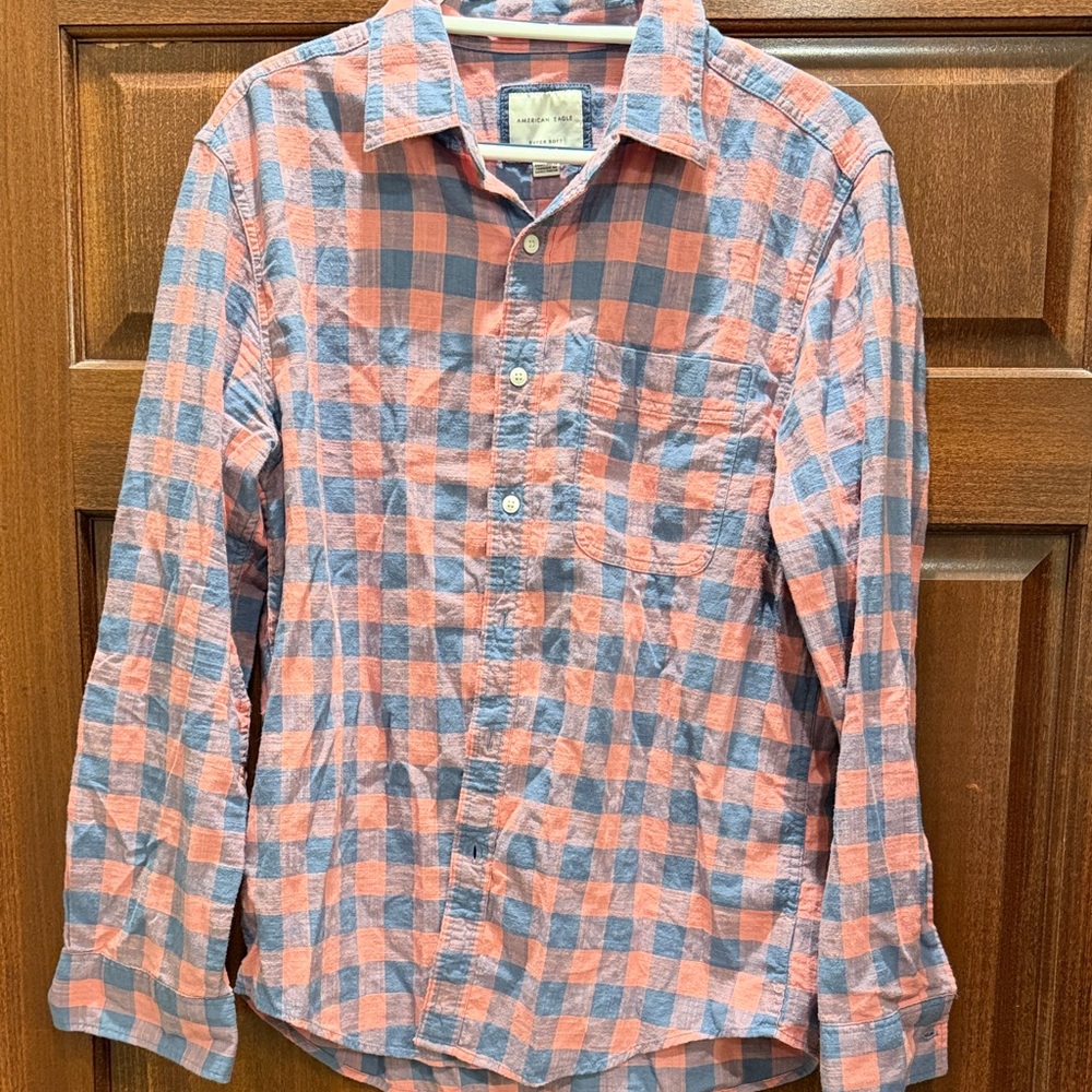 American Eagle Outfitters Blue and Pink Plaid Shirt